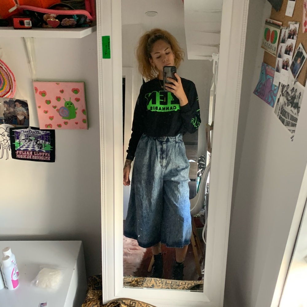 Meet your Posher, Yara